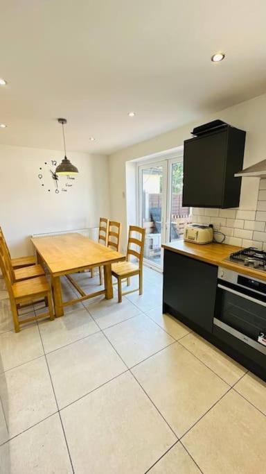 Villa Stunning 3 Bed House Sleeps6 à Nottingham Extérieur photo