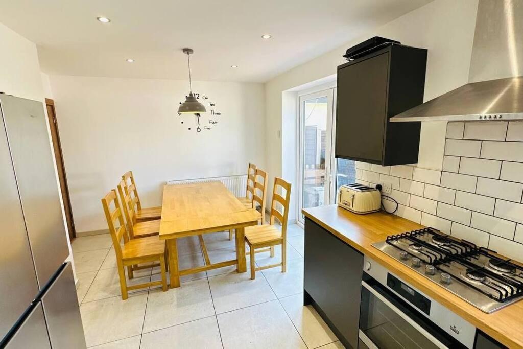 Villa Stunning 3 Bed House Sleeps6 à Nottingham Extérieur photo